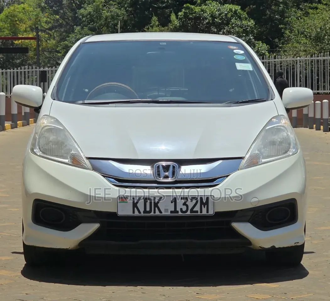 Honda Fit Shuttle 2015 Pearl