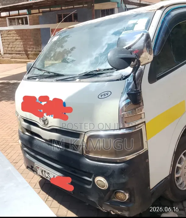 Toyota HiAce 2012 White