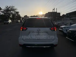 Nissan X-Trail 2.0 Petrol AWD 2019 White