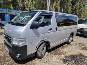 Toyota HiAce 2013 Silver