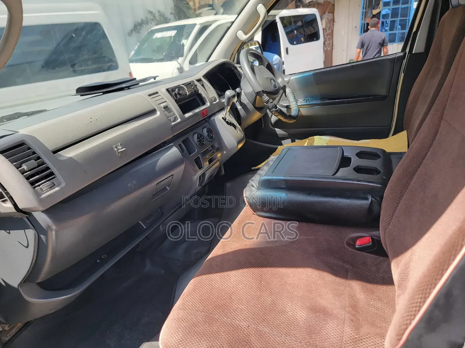 Toyota HiAce 2013 Silver