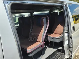 Toyota HiAce 2013 Silver