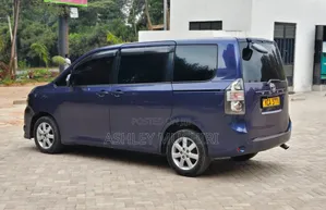 Toyota Voxy 2007 Blue