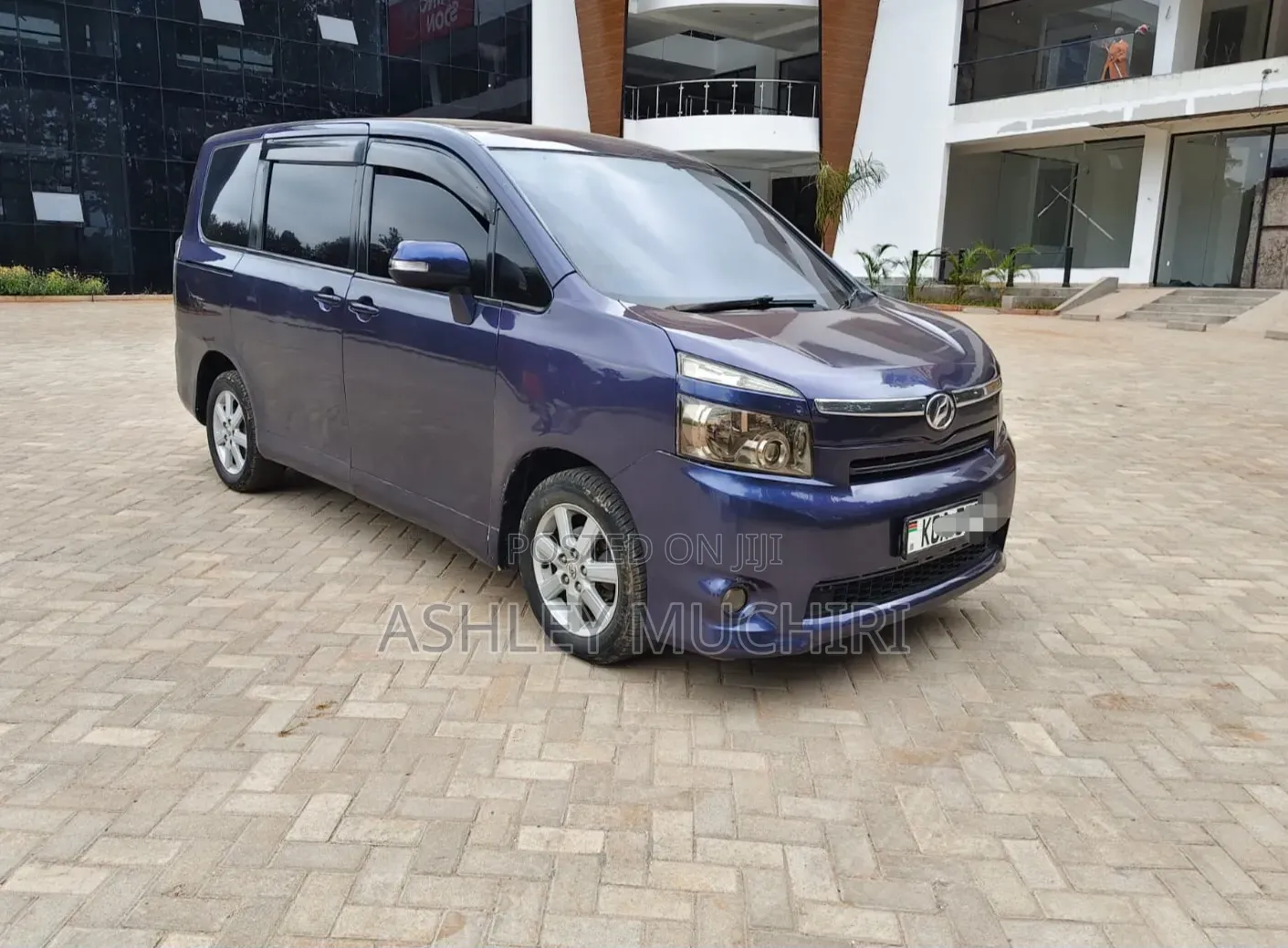 Toyota Voxy 2007 Blue