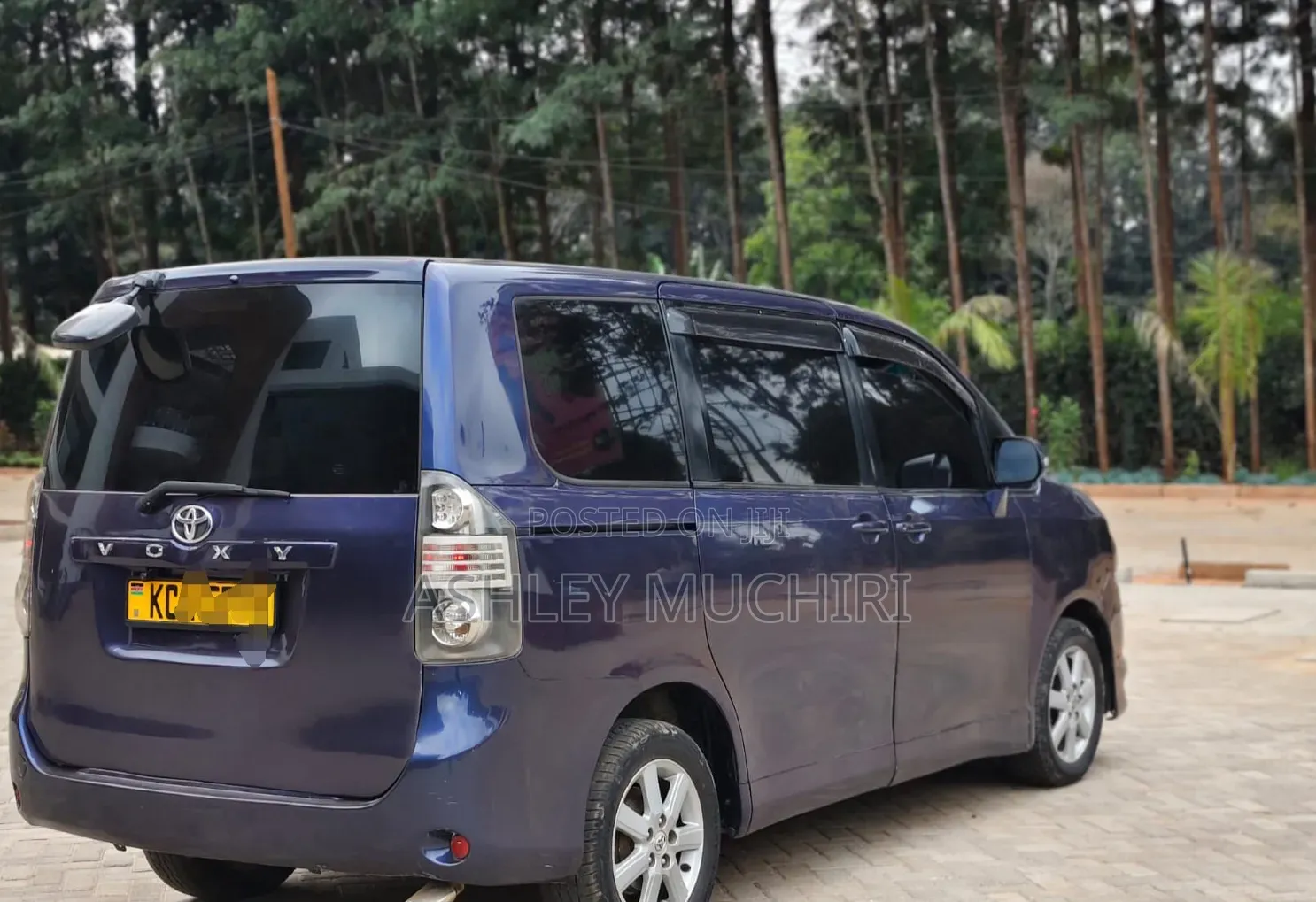 Toyota Voxy 2007 Blue