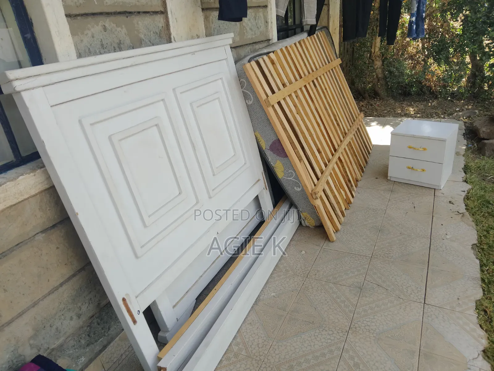 4 by 6 Bed With Mattress