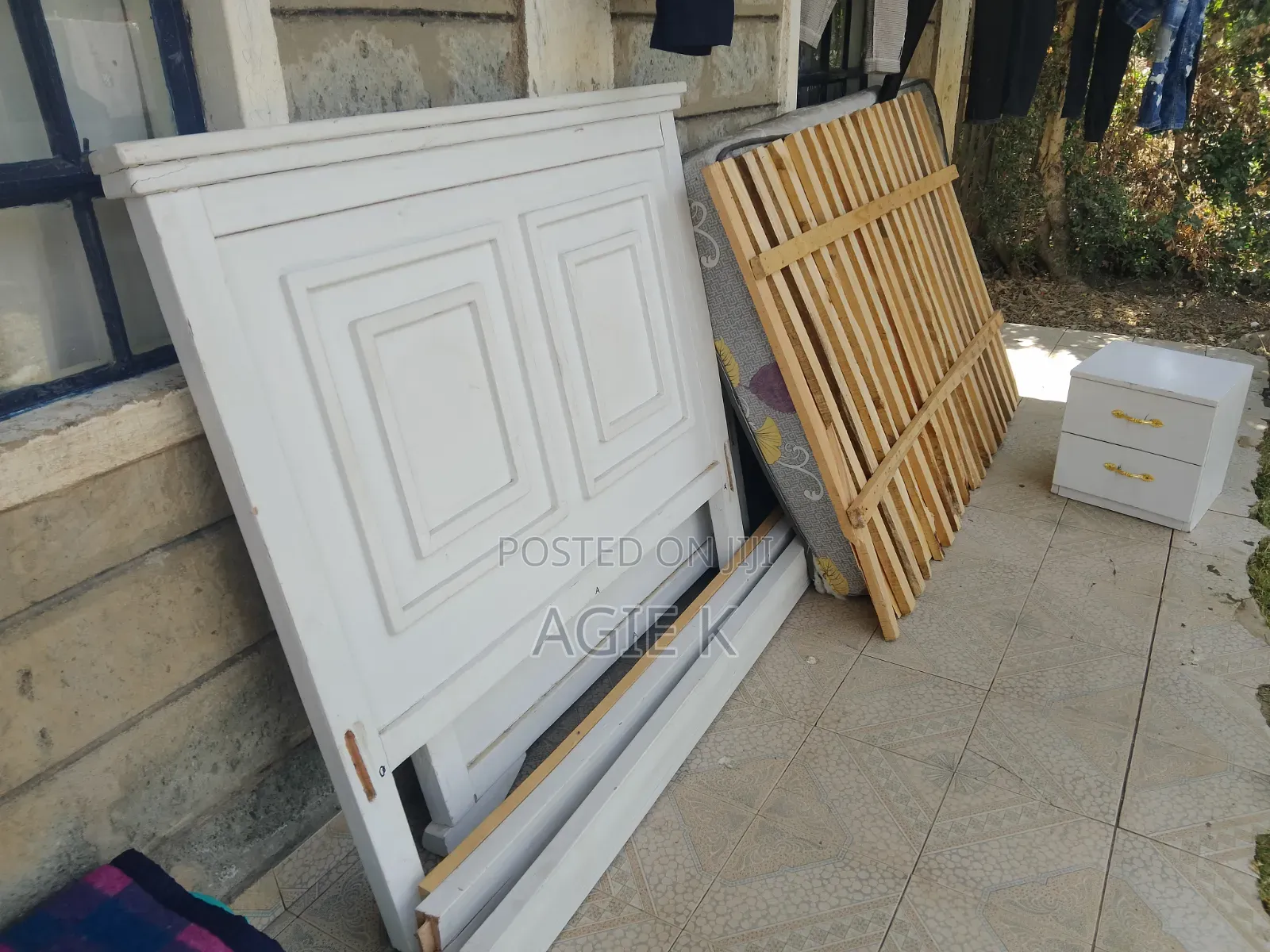4 by 6 Bed With Mattress