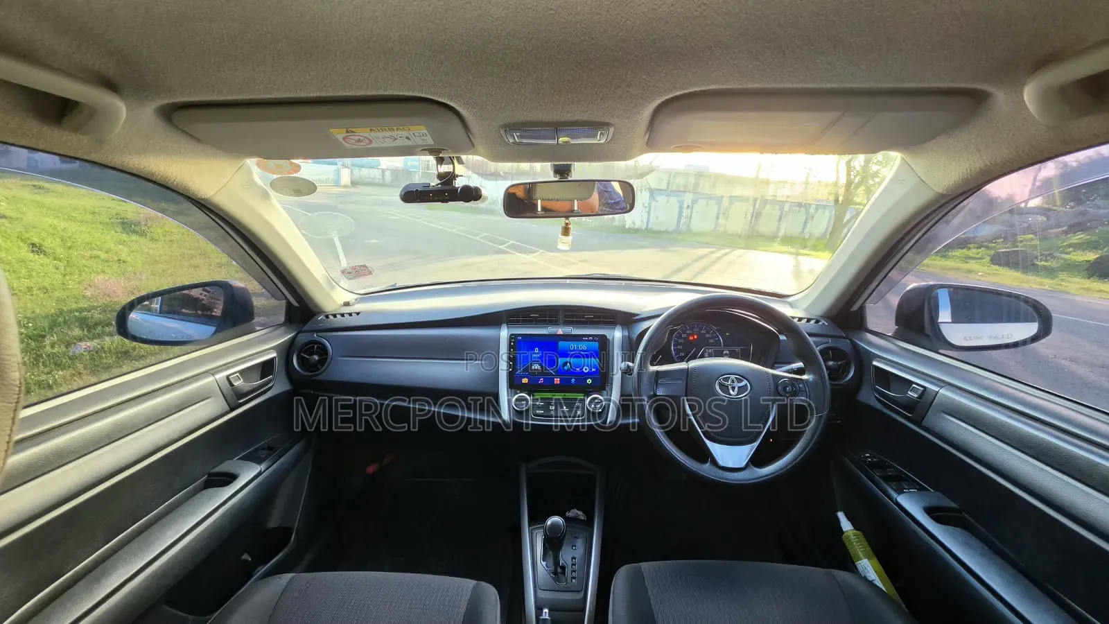 Toyota Corolla Fielder 1.5 Hybrid FWD 2016 White