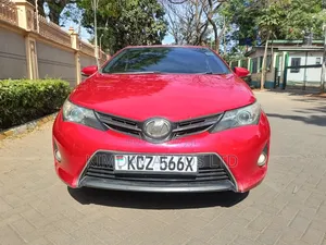 Toyota Auris 2013 Red