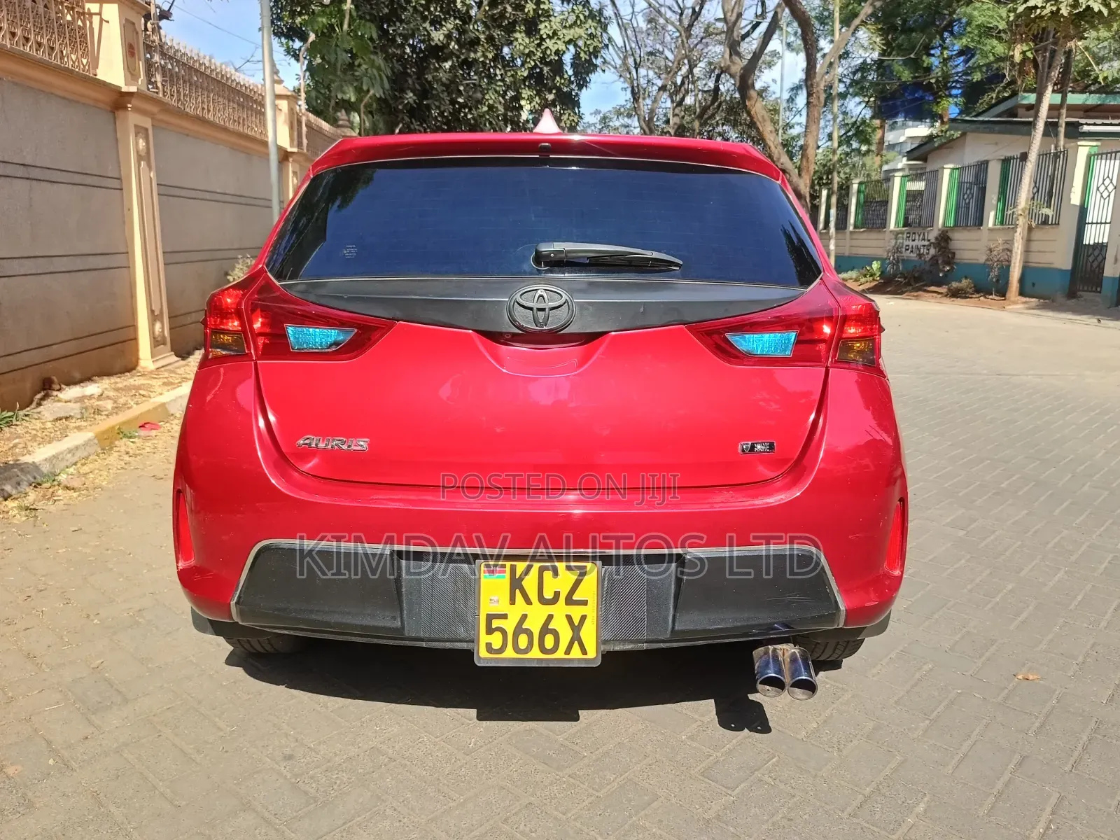 Toyota Auris 2013 Red