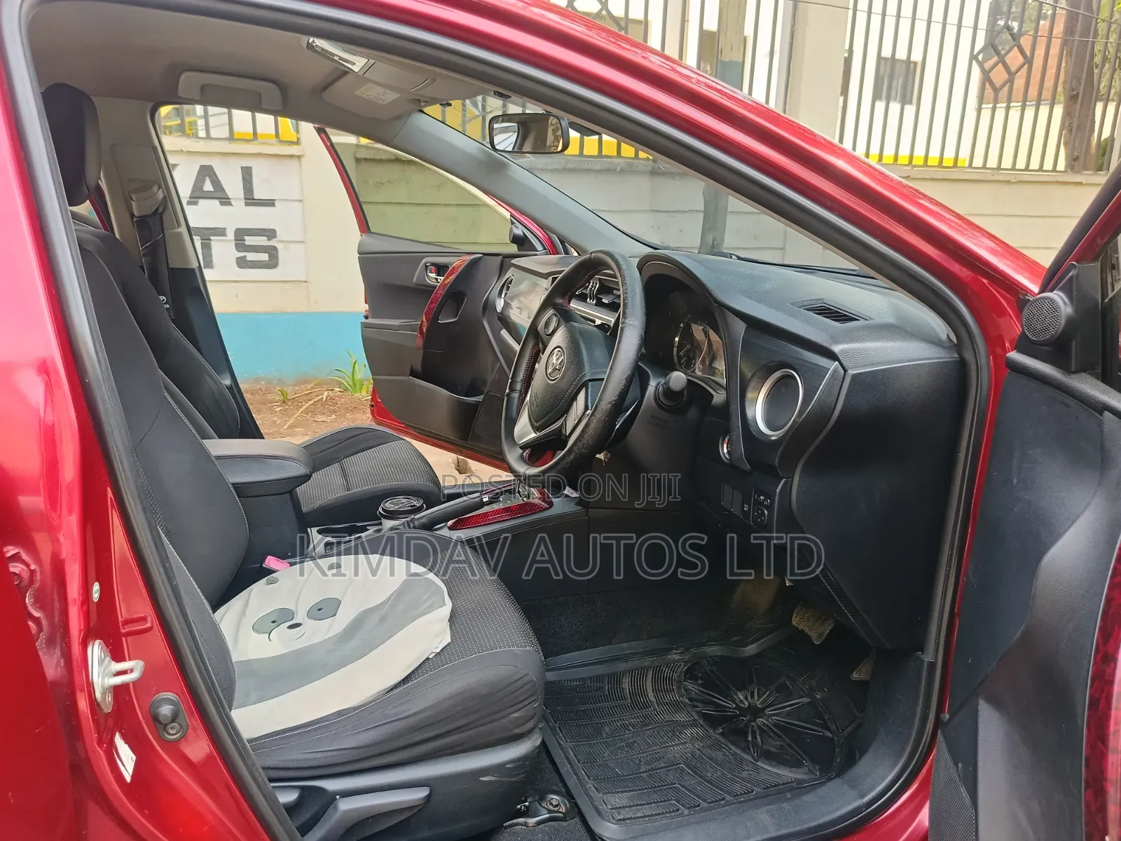 Toyota Auris 2013 Red