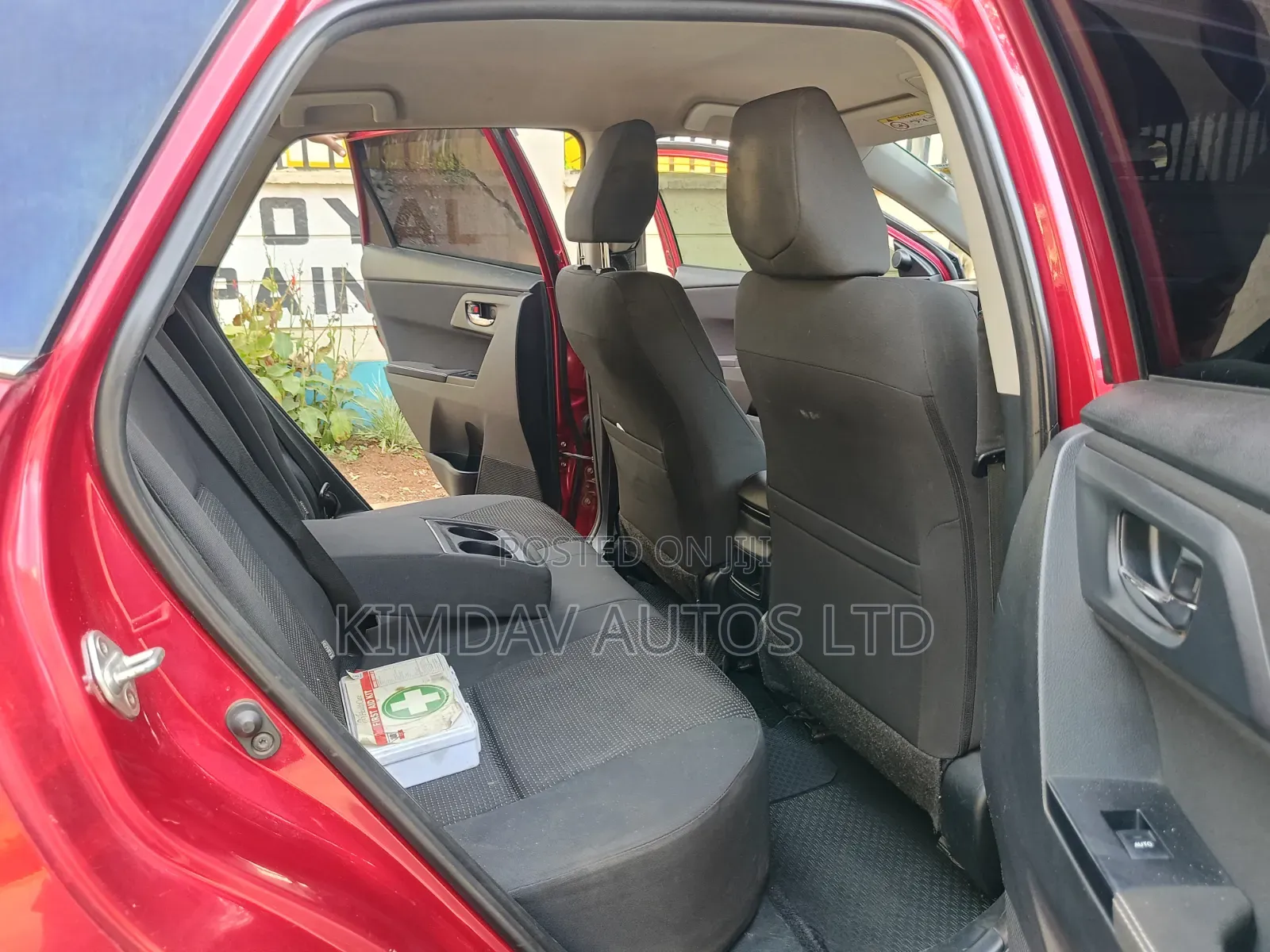 Toyota Auris 2013 Red