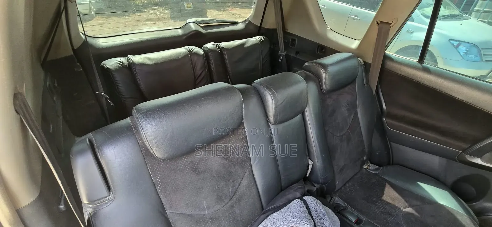 Toyota Vanguard 2010 Gray