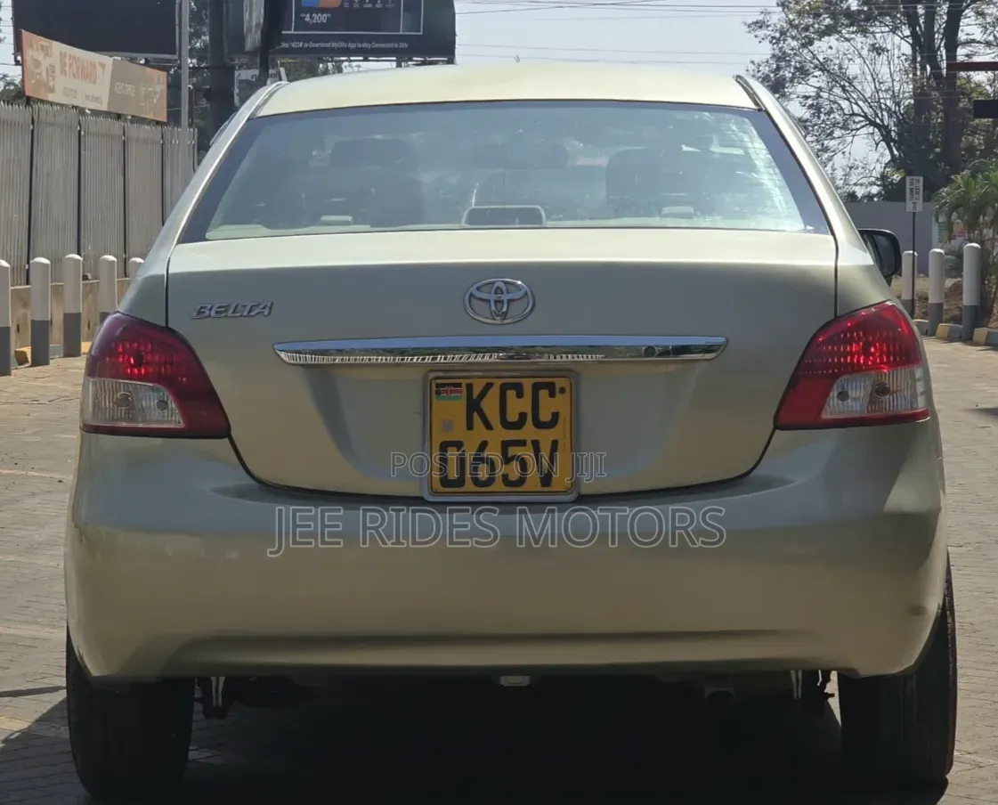 Toyota Belta 2008 Gold