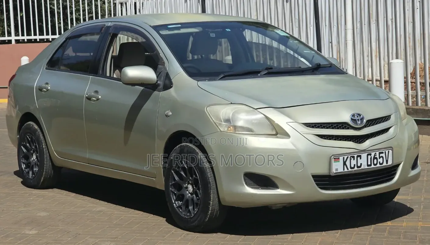 Toyota Belta 2008 Gold