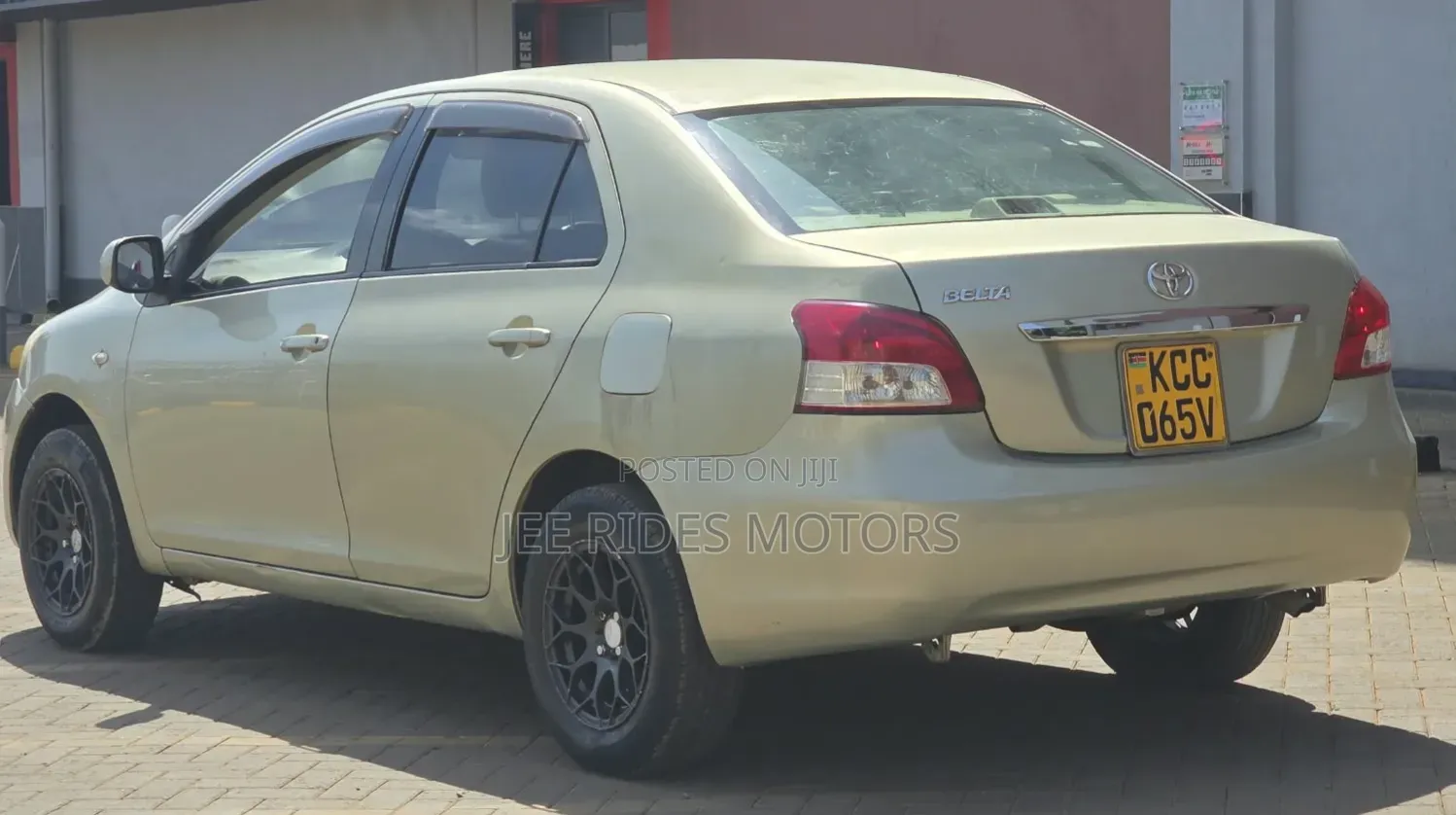 Toyota Belta 2008 Gold