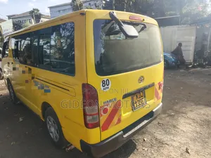 Toyota HiAce 2015 White