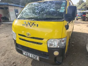 Toyota HiAce 2015 White