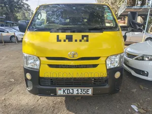 Toyota HiAce 2015 White