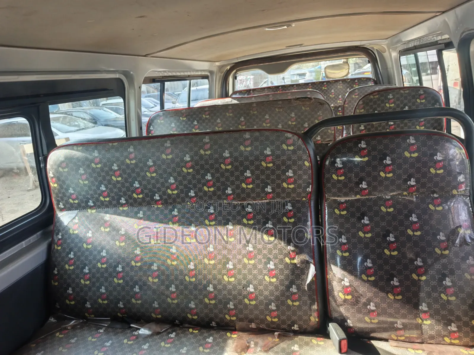 Toyota HiAce 2015 White