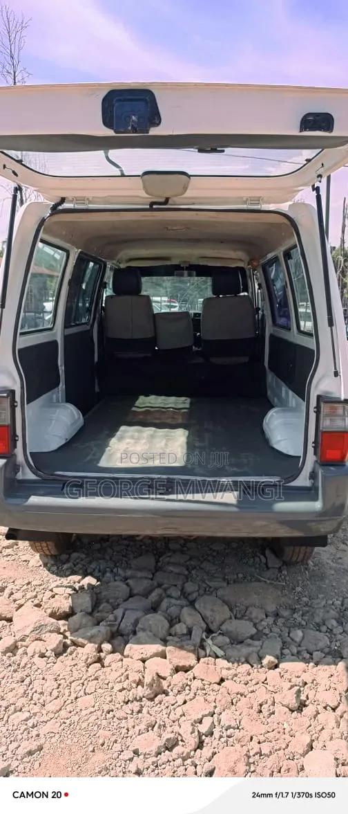 Nissan Vanette 2015 White - thumbnail 8