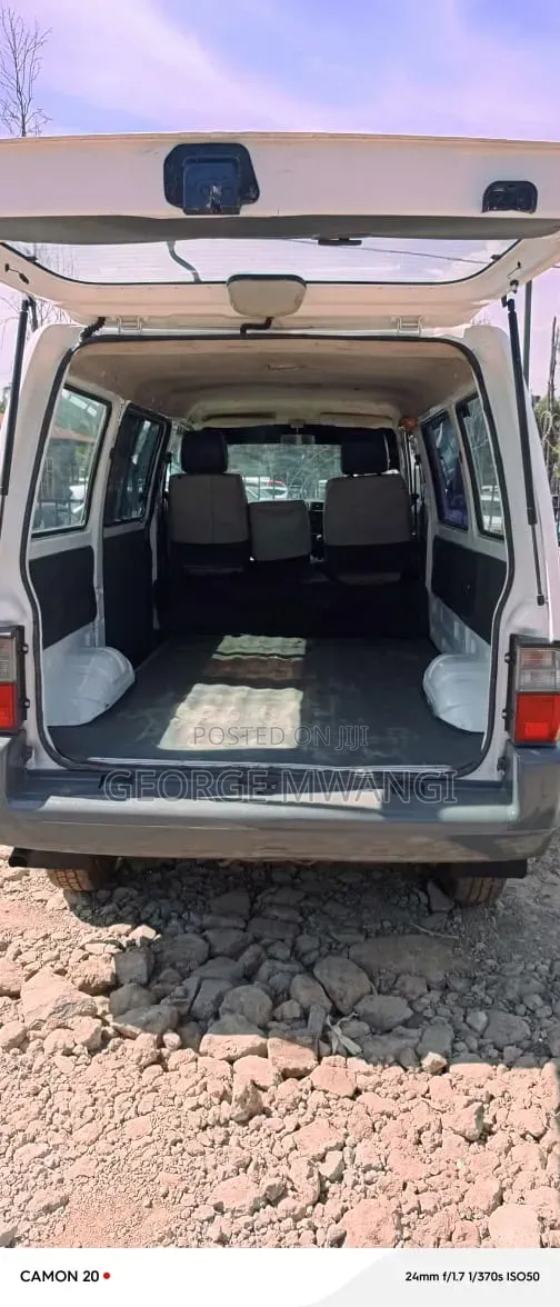 Nissan Vanette 2015 White