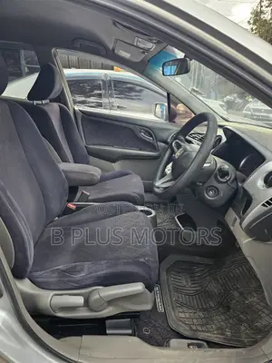 Honda Stream 2010 Silver