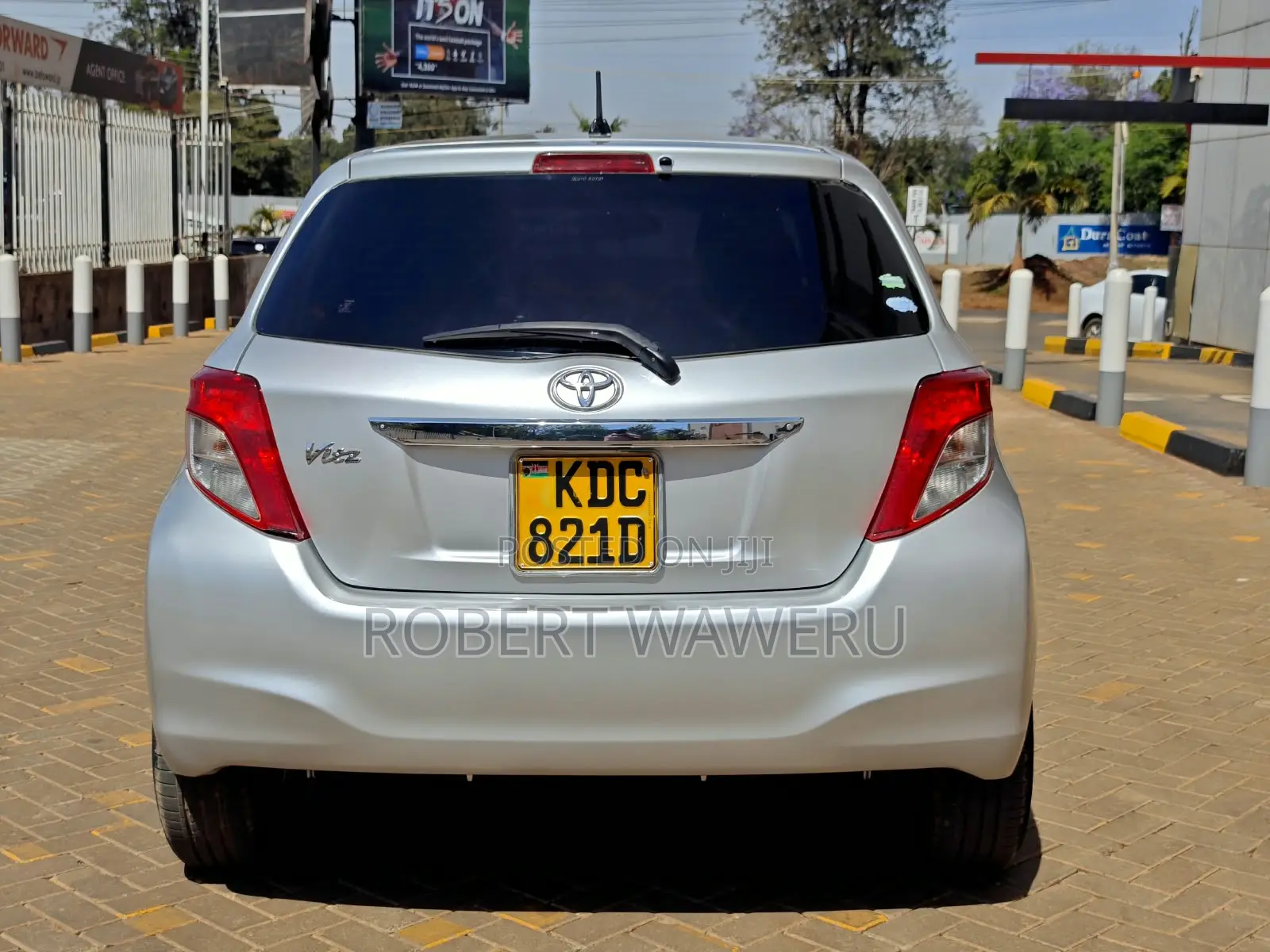 Toyota Vitz 2013 Silver