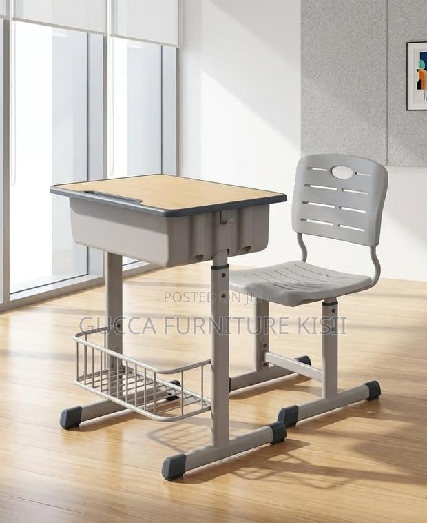Kid's Adjustable Ergonomic Desk & Chair - thumbnail 3