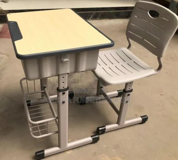 Kid's Adjustable Ergonomic Desk & Chair - thumbnail 4