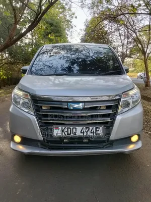 Toyota Noah 2.0 AWD (7 Seater) 2016 Silver