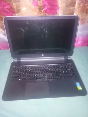 Laptop HP Pavilion 10 8GB Intel Core i5 HDD 1T