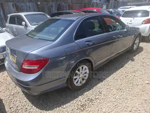 Mercedes-Benz C200 2012 Blue