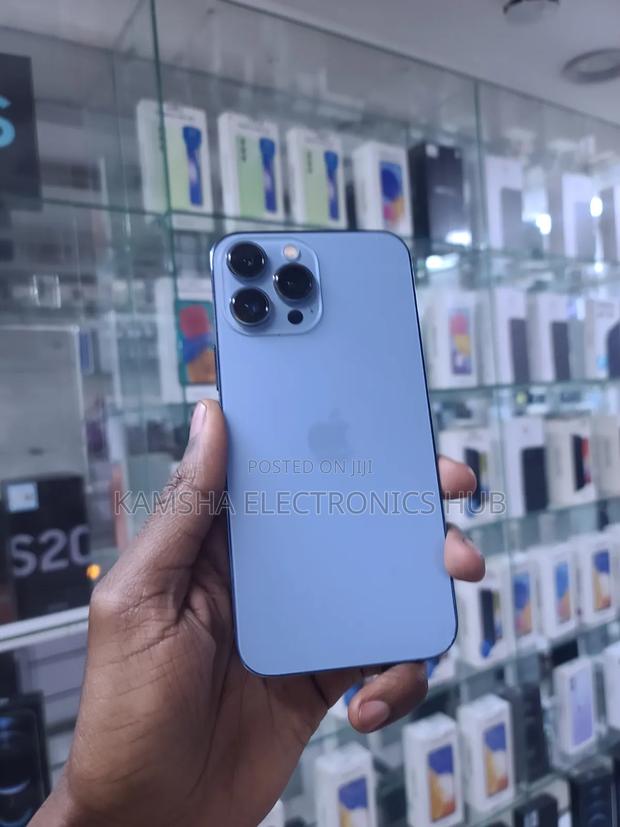 Apple iPhone 13 Pro Max 256 GB Blue - main view