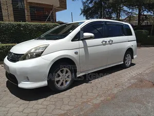 Toyota ISIS 1.8 L 2WD 2014 White
