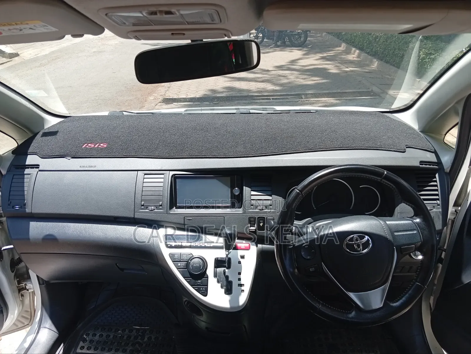Toyota ISIS 1.8 L 2WD 2014 White