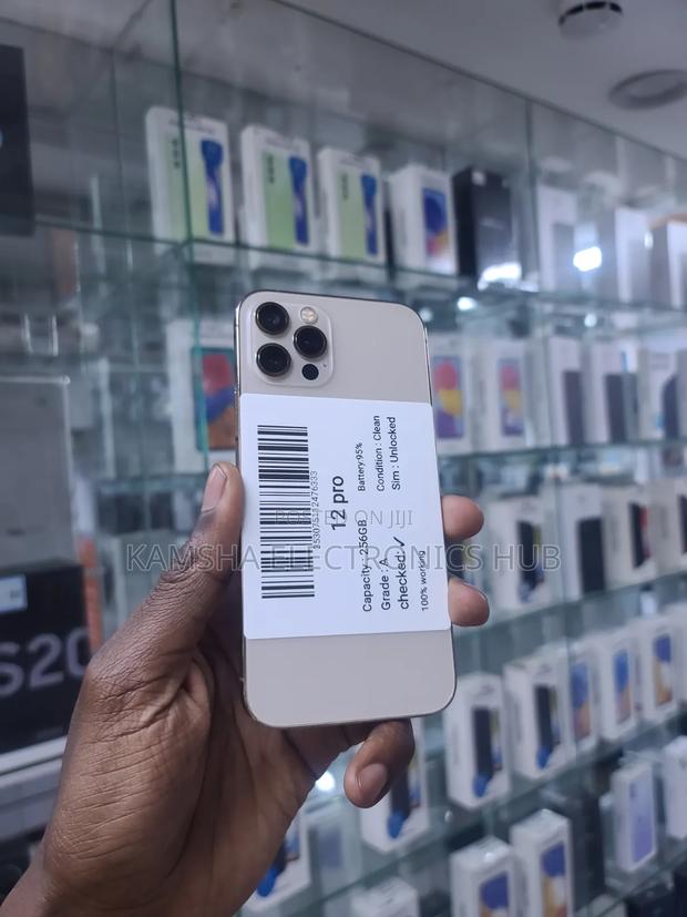 Apple iPhone 12 Pro 256 GB Gold - thumbnail 2
