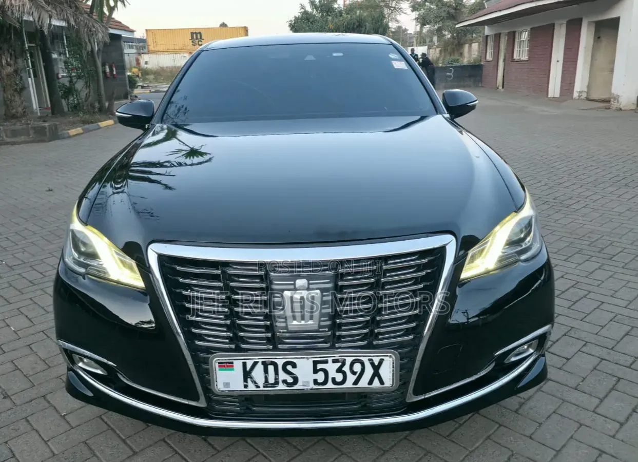 Toyota Crown 2016 Matt Black