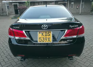 Toyota Crown 2016 Matt Black