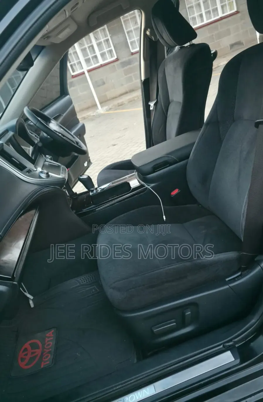 Toyota Crown 2016 Matt Black
