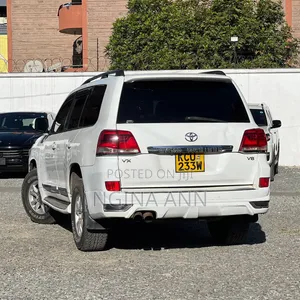 Toyota Land Cruiser 2012 White
