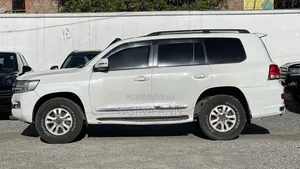 Toyota Land Cruiser 2012 White
