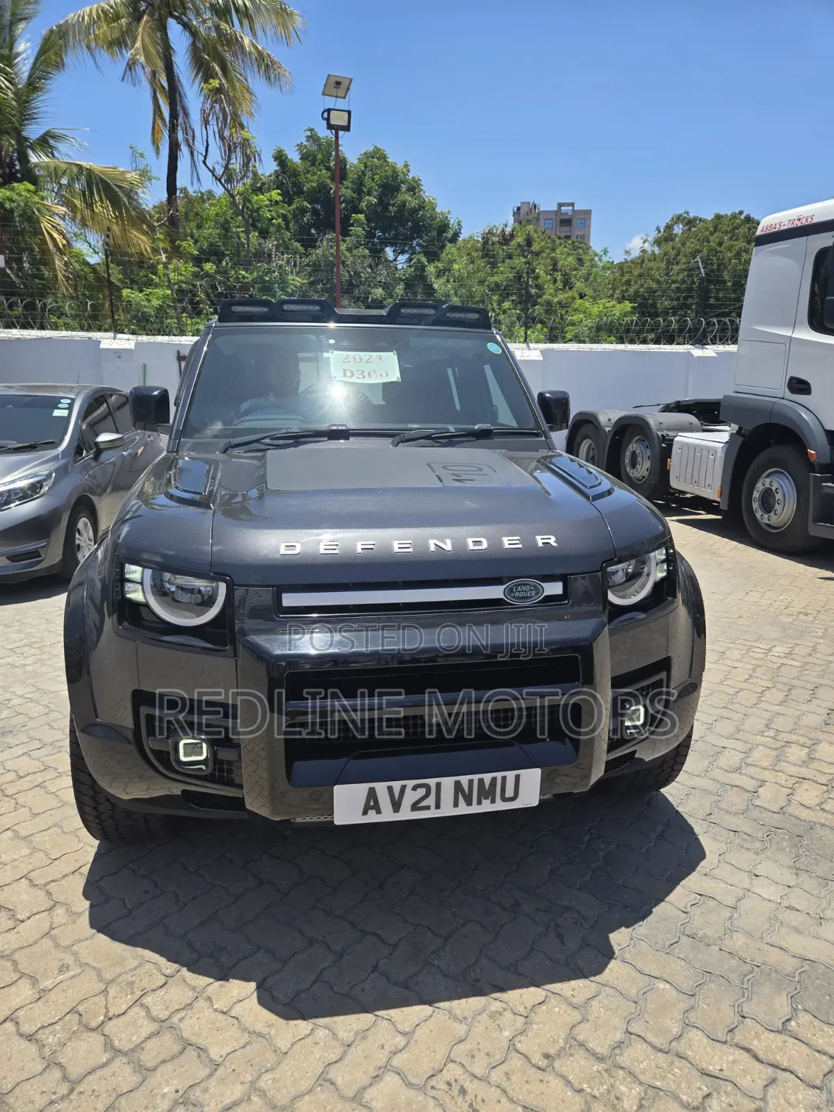 Land Rover Defender SE 2021 Black