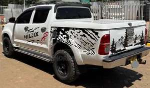 Toyota Hilux 2012 White