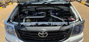 Toyota Hilux 2012 White