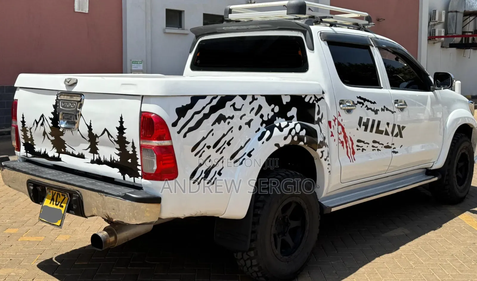 Toyota Hilux 2012 White
