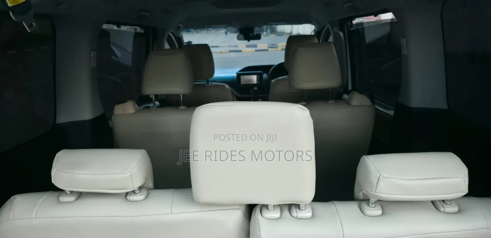 Toyota Noah 2017 Ivory