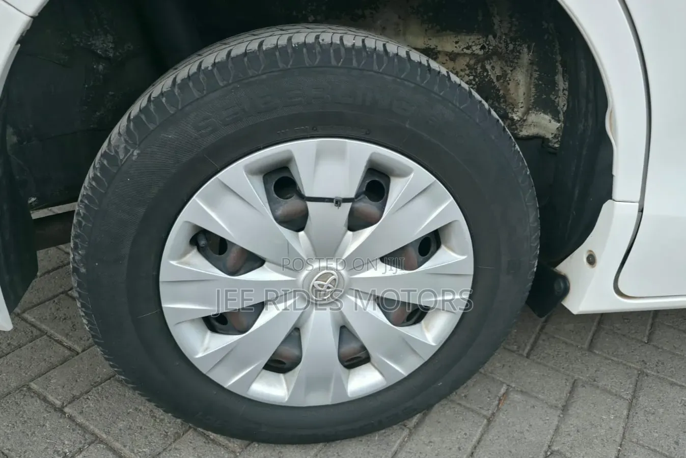 Toyota Noah 2017 Ivory