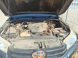 Toyota Hilux 2016 Gray