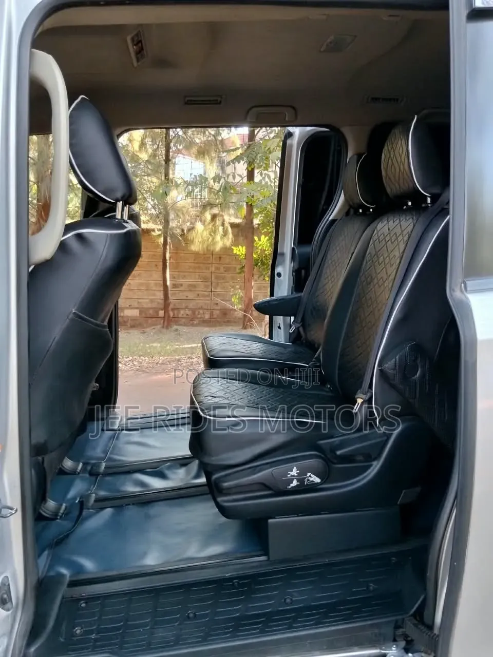 Toyota Noah 2016 Silver